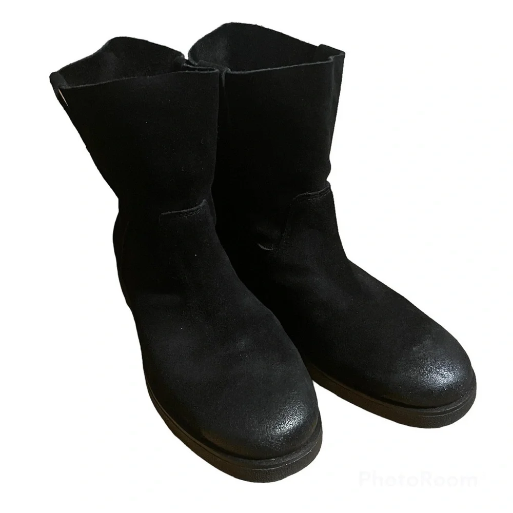 UGG Josefene Short Water Resistant Suede Boots Size US 7.5 In Black